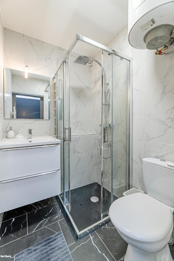Appartement Logement entier T1bis, 4personnes, climatisé,calme à Toulon Extérieur photo